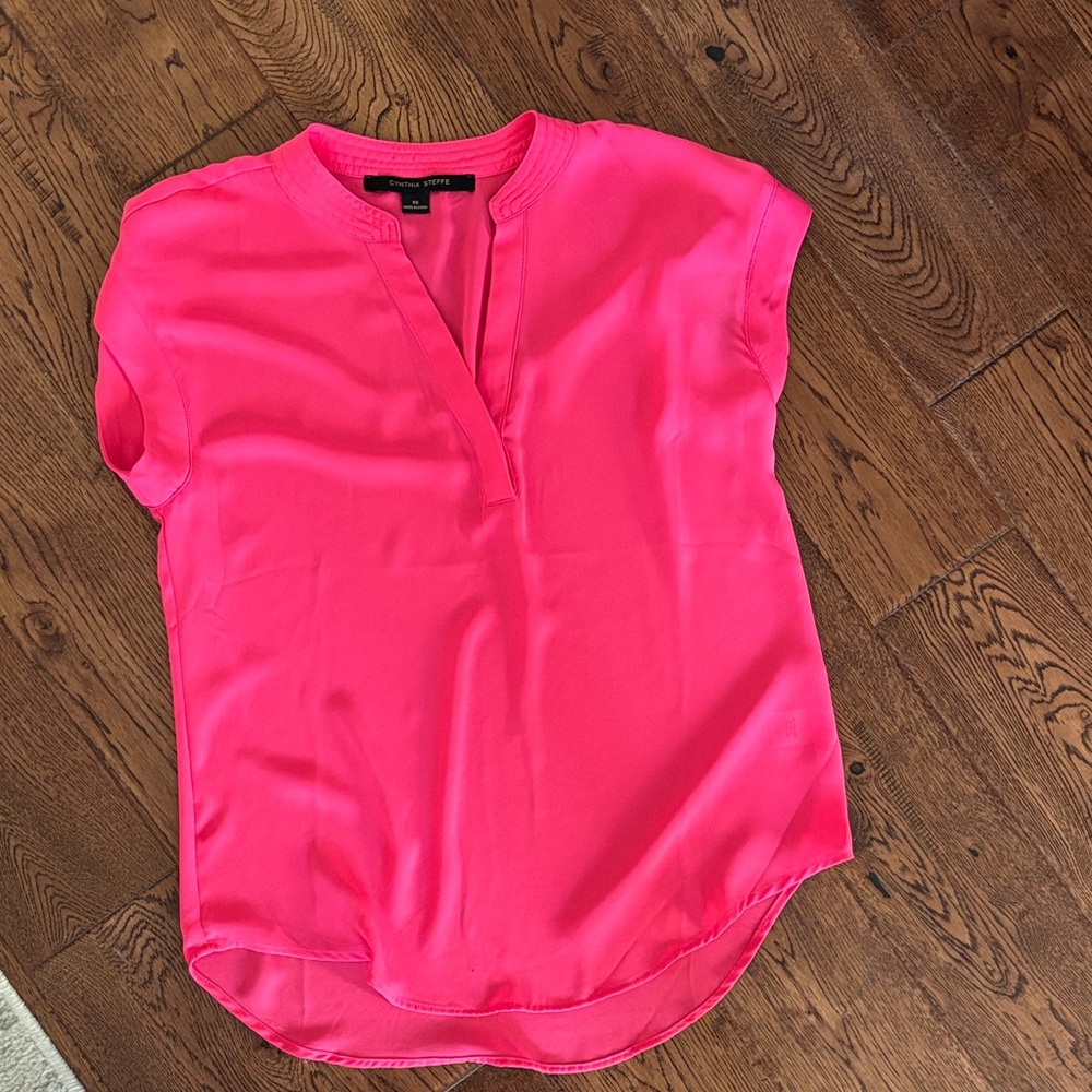 Cynthia Steffe Hot Pink Split V-Neck Cap Sleeve Blouse